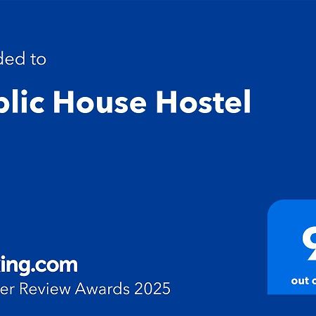 Public House Hostel 麦克坦 外观 照片